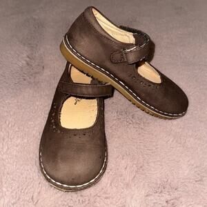 Willits Brown Mary Janes Size 9.5
